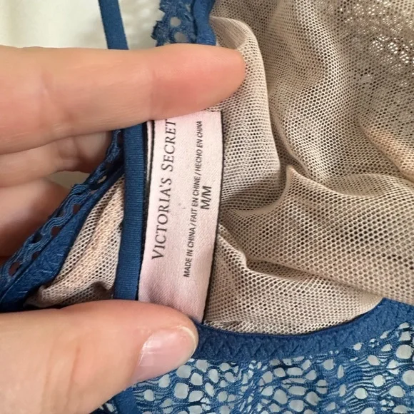 Victoria’s Secret Blue Lace Longline Unpadded pretty Dainty Bralette Size Medium - Picture 5 of 6